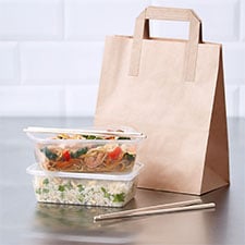 Borden, bestek & koffiebekers